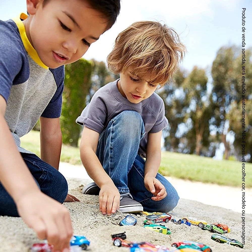 Hot Wheels Die-Cast Pack com 10 Carrinhos - Mattel